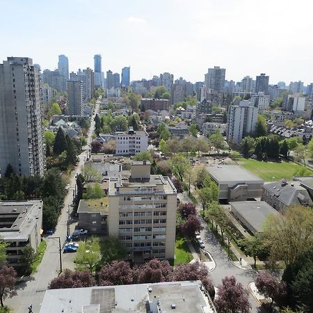 Coast Plaza Hotel And Suites Vancouver Dış mekan fotoğraf