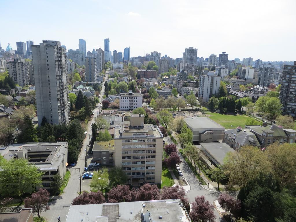 Coast Plaza Hotel And Suites Vancouver Dış mekan fotoğraf