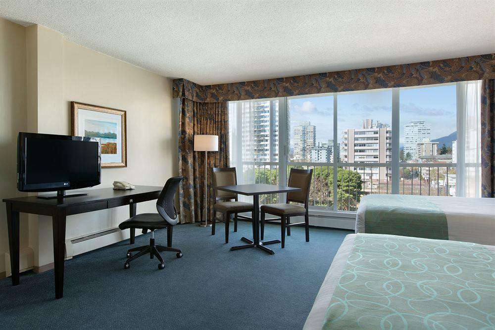 Coast Plaza Hotel And Suites Vancouver Dış mekan fotoğraf