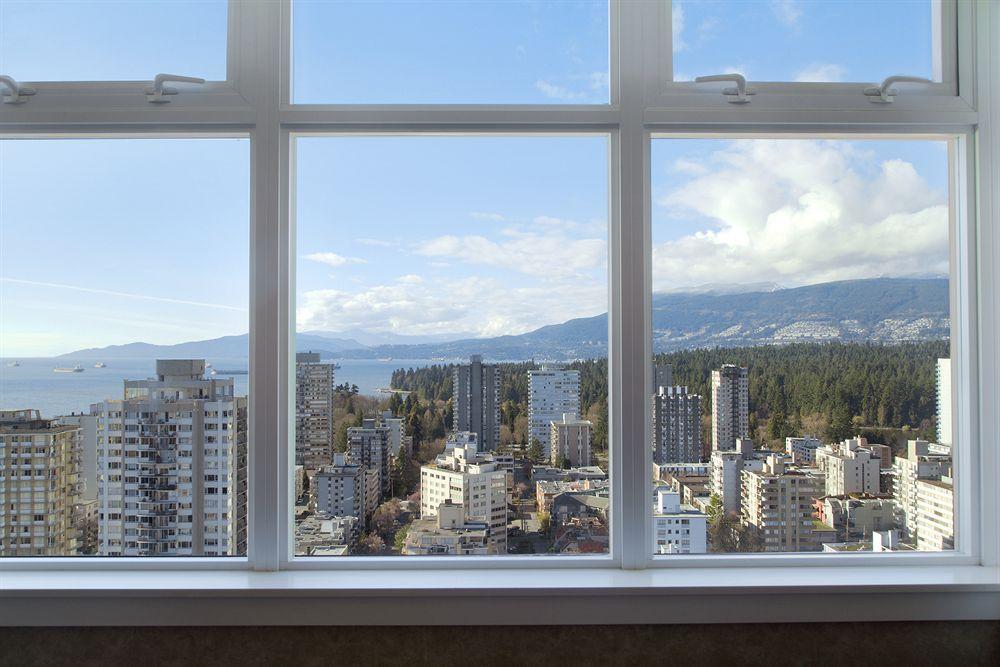 Coast Plaza Hotel And Suites Vancouver Dış mekan fotoğraf