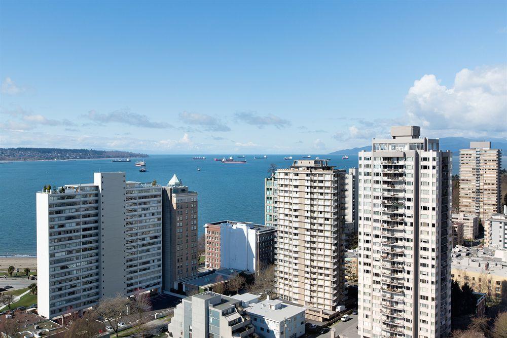 Coast Plaza Hotel And Suites Vancouver Dış mekan fotoğraf