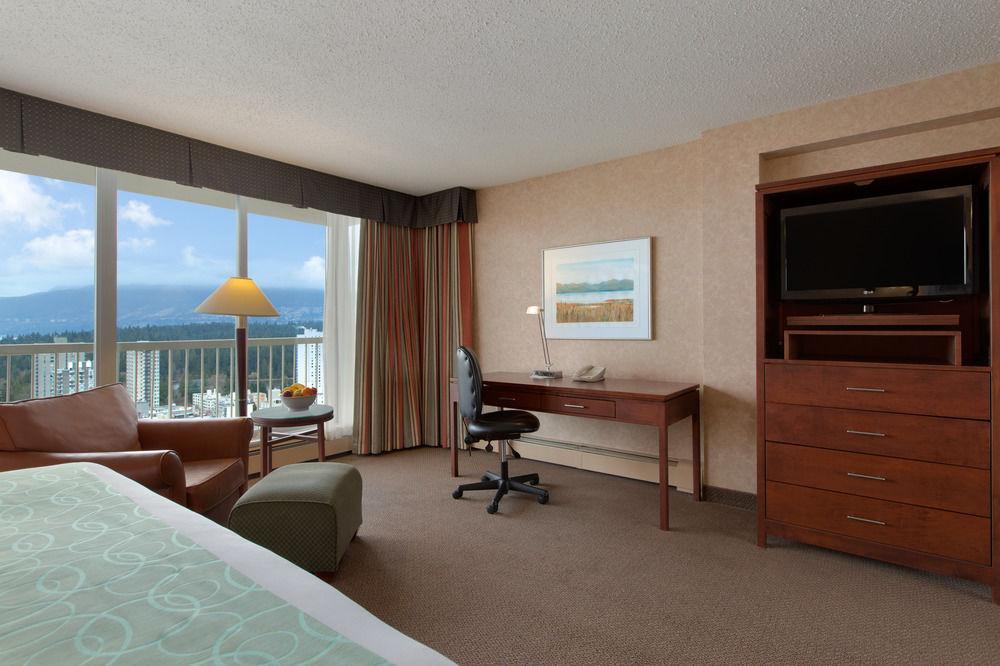 Coast Plaza Hotel And Suites Vancouver Dış mekan fotoğraf