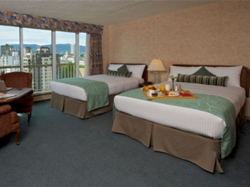 Coast Plaza Hotel And Suites Vancouver Dış mekan fotoğraf