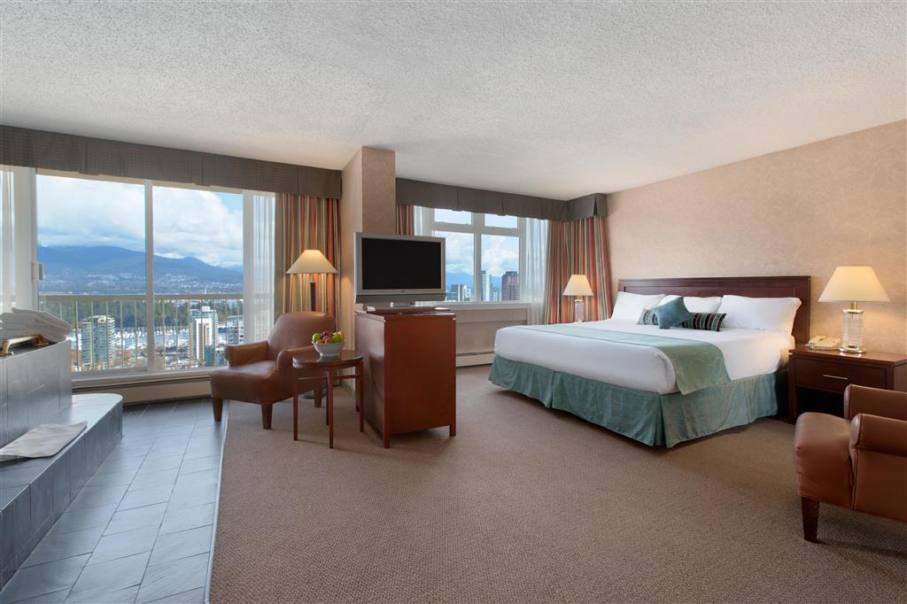 Coast Plaza Hotel And Suites Vancouver Dış mekan fotoğraf