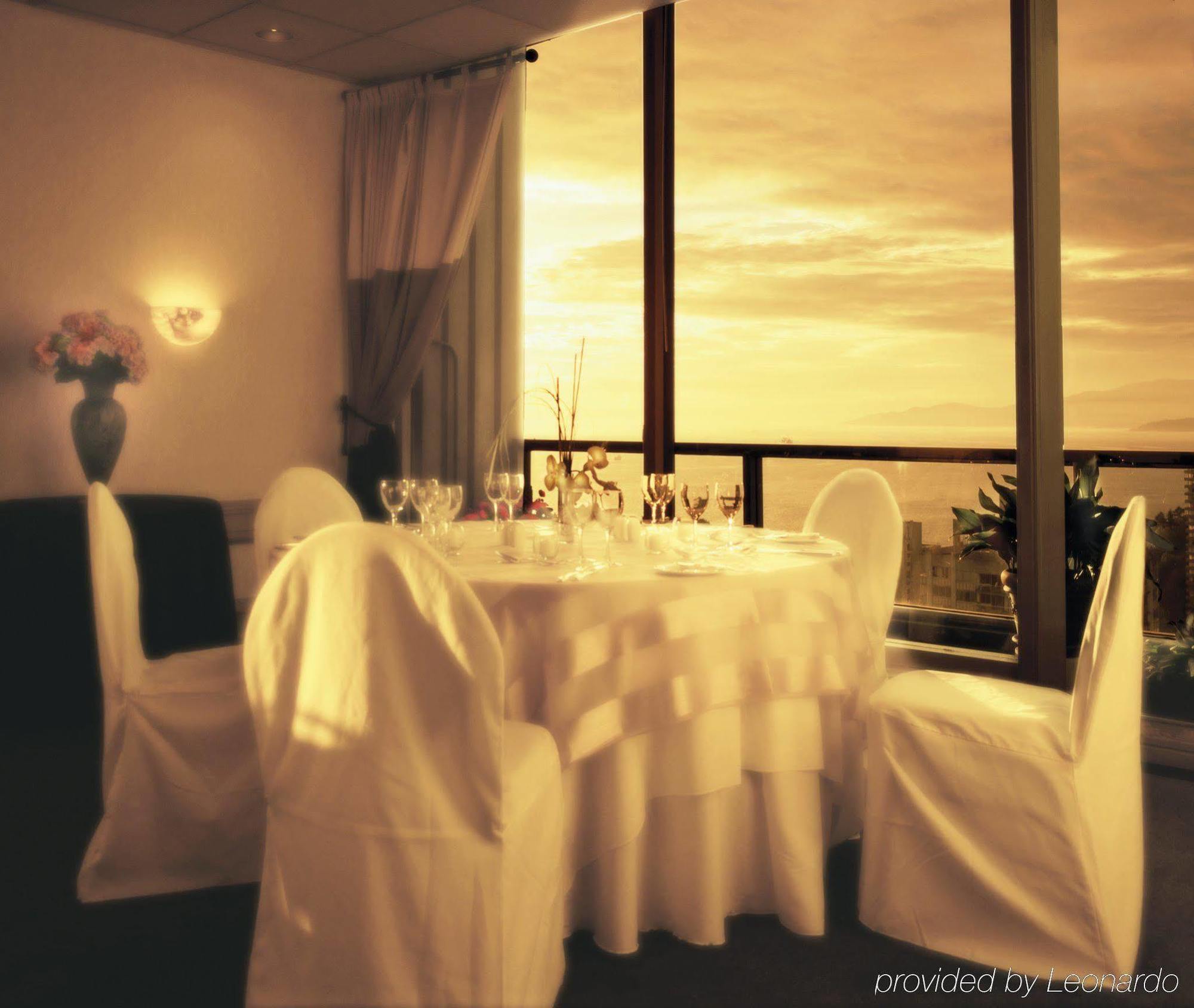 Coast Plaza Hotel And Suites Vancouver Restoran fotoğraf