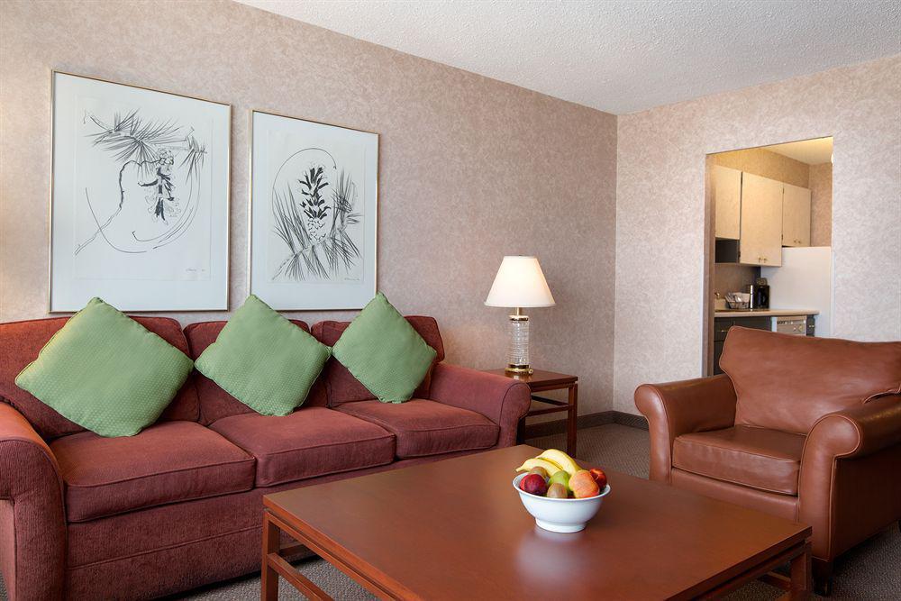 Coast Plaza Hotel And Suites Vancouver Dış mekan fotoğraf